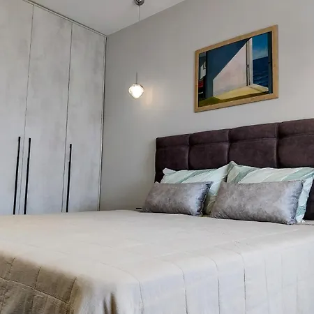 Apartment Ika с паркомясто Burgas